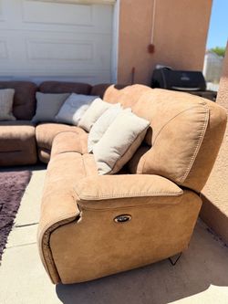 Brown sectional recliner couch 🛋️