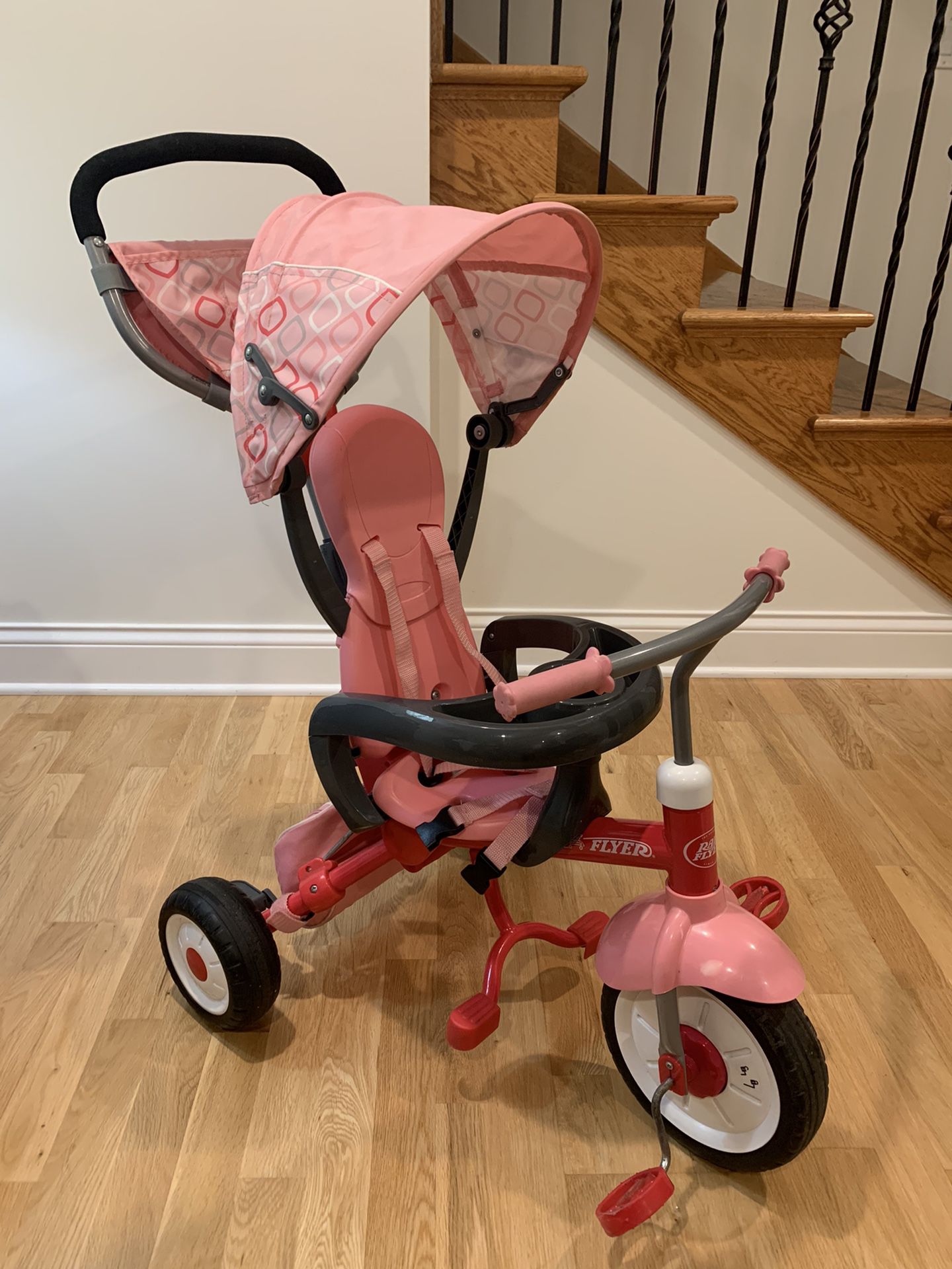 Like New- Radio Flyer Tricycle-4-in-1   ✅ ⭐️
