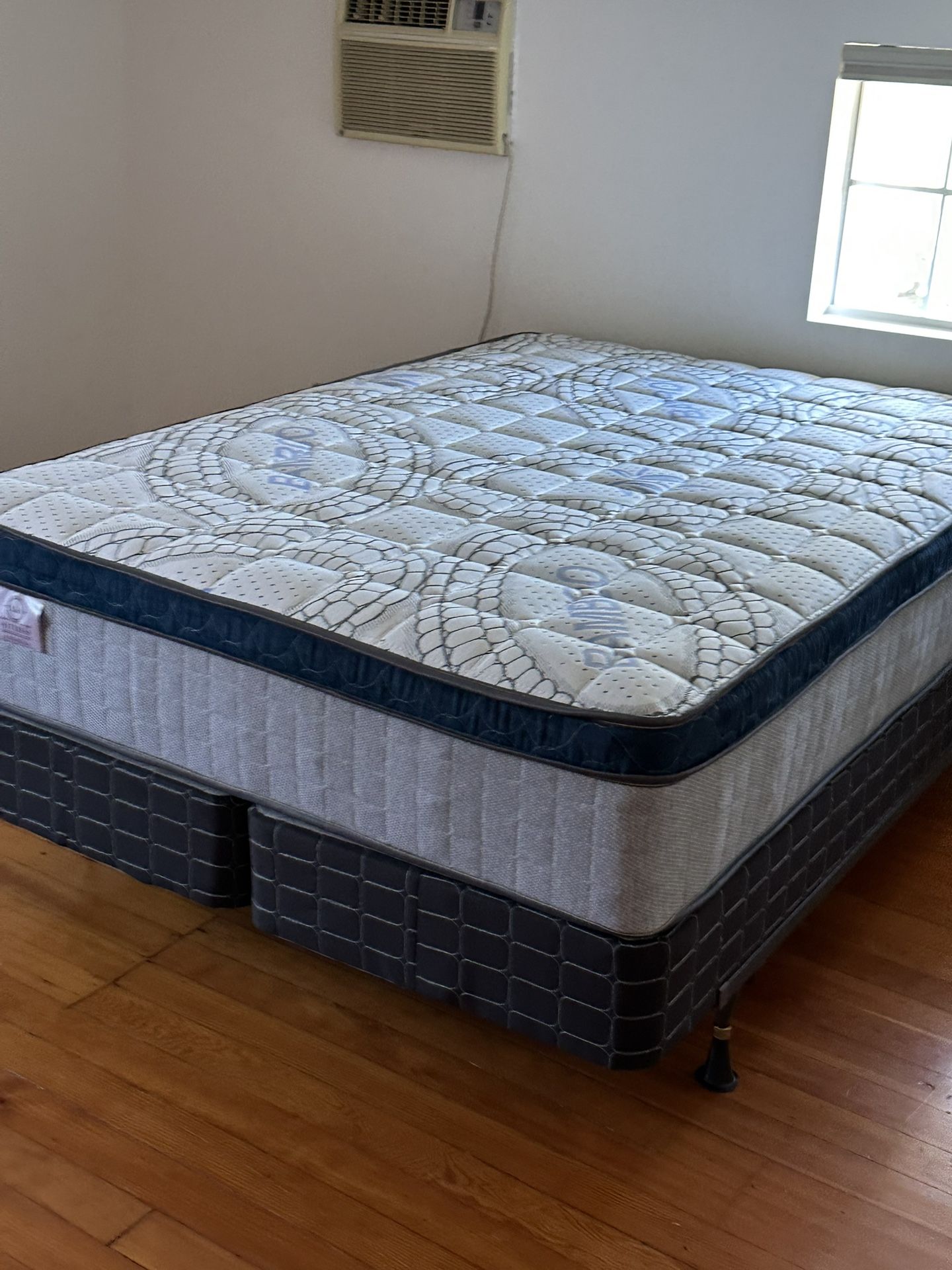 Queen Size Mattress Pillow Top 12” Thick