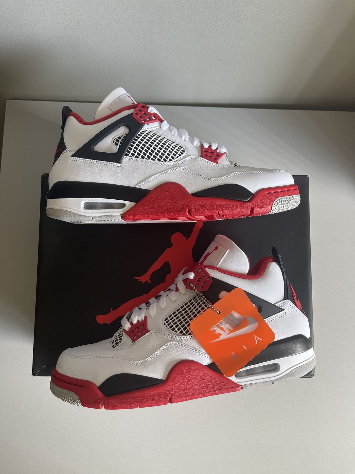 Jordan 4 Fire Red - 10.5