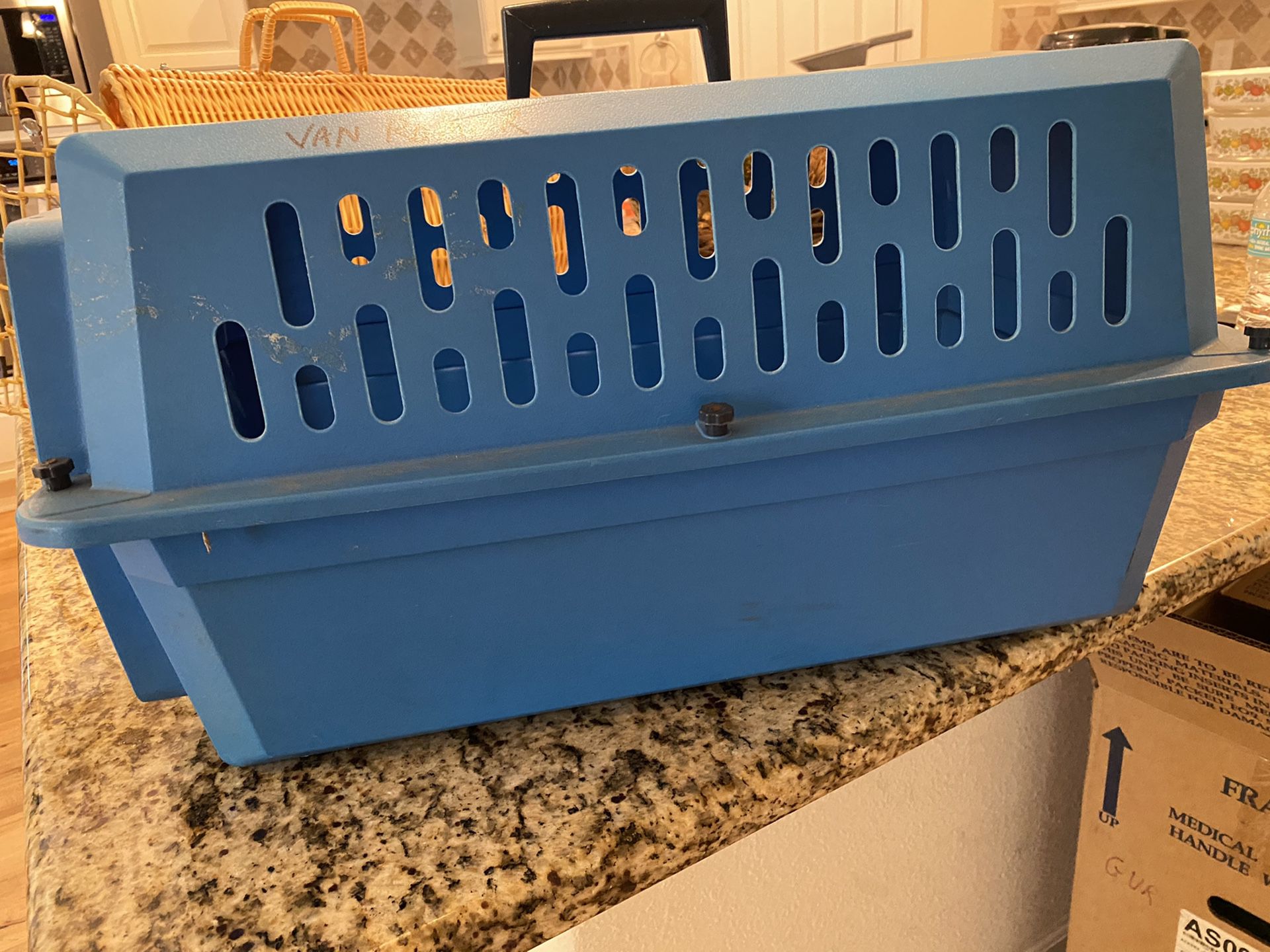 Pet crate-small