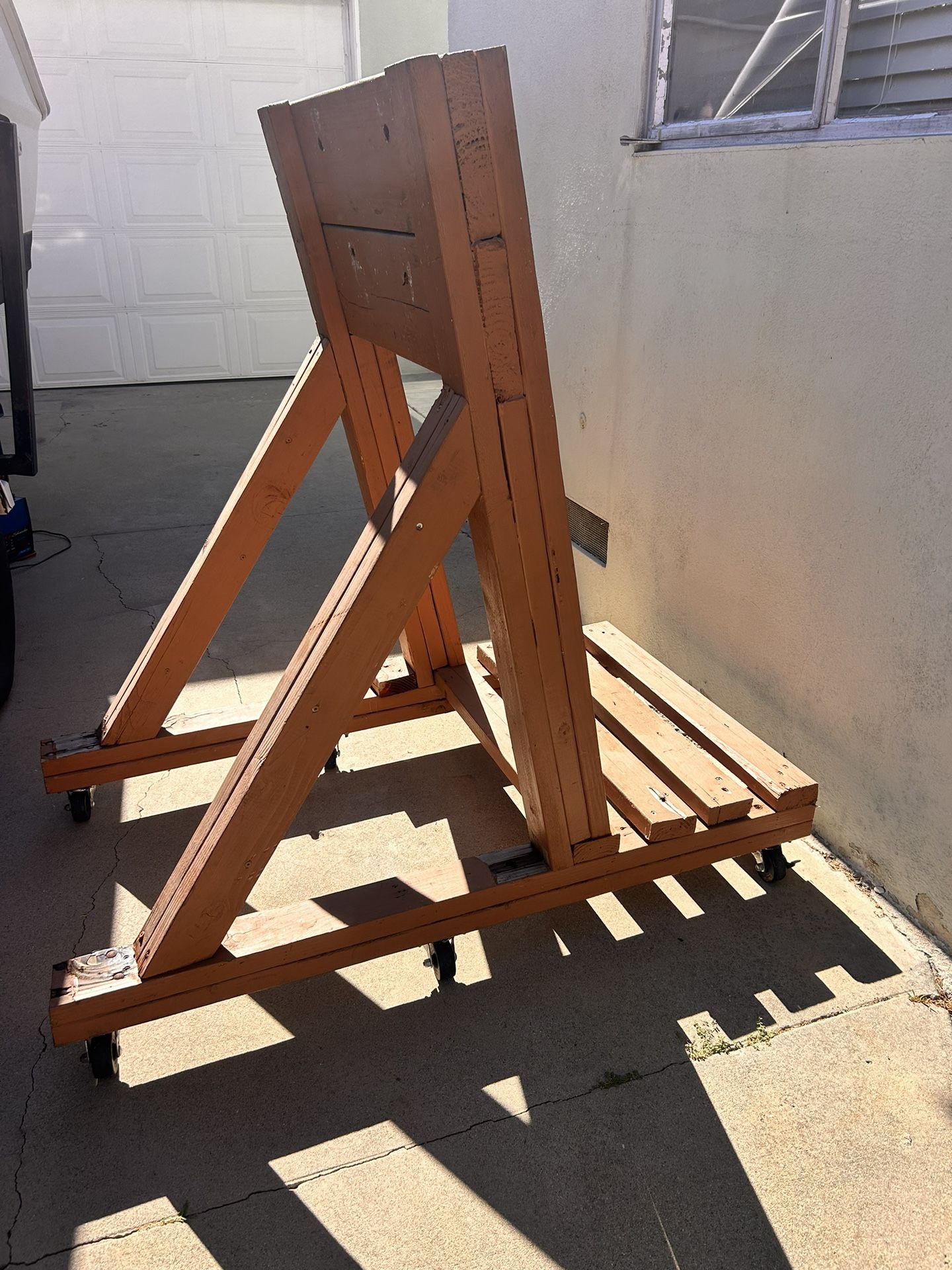 OUTBOARD MOTOR STAND