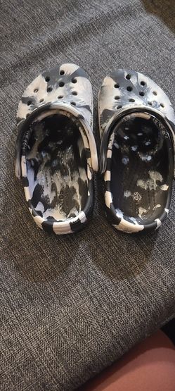 Toddler Crocs 9C