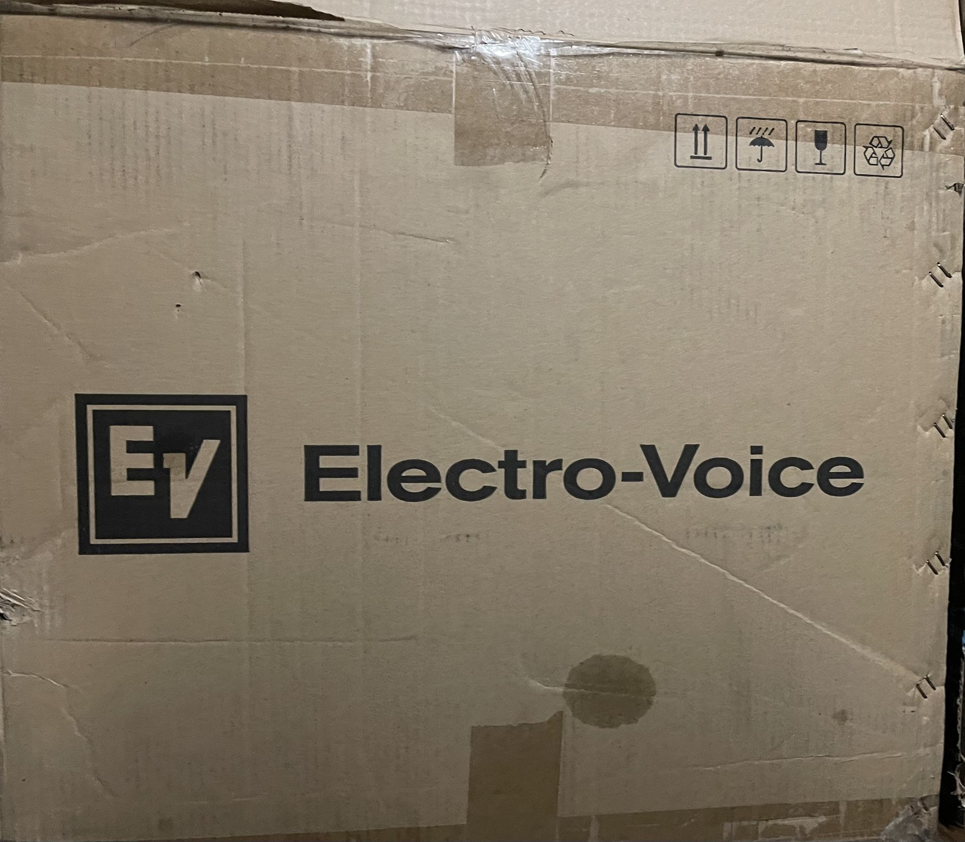 Electro Voice EKX 18SP Powered Sub & Electro Voice ZLX 15SP Powered Speakers