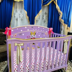 Delta Children’s Minnie Mouse Crib Convertible 