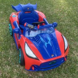 Spider-Man Electric Ride-On Car w/ Remote Carro Eléctrico Spider-Man con Control Remoto 