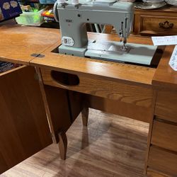 PFAFF 350-261 Sewing Machine 