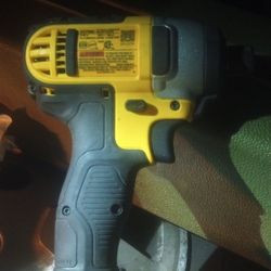 DeWalt Impact Drill W/4 AH Battery.   