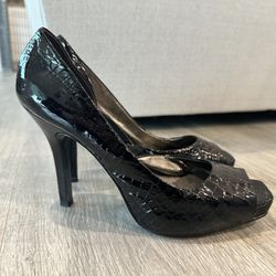 Jessica Simpson Black Snakeskin Heels