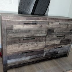 Ashley Design 6 Drawer Dresser 