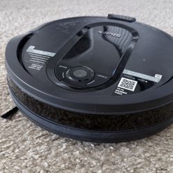 Shark EZ  Changing Base Not Included *STRIPPED DOWN NO BATTERY ROLLERS 2ND SIDE BRUSH ETC*