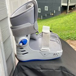 Deroyal Elevated Foot Brace/cast 