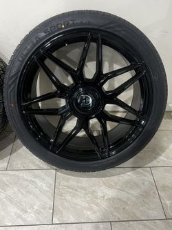 24 Inch Tire & Rim Package 
