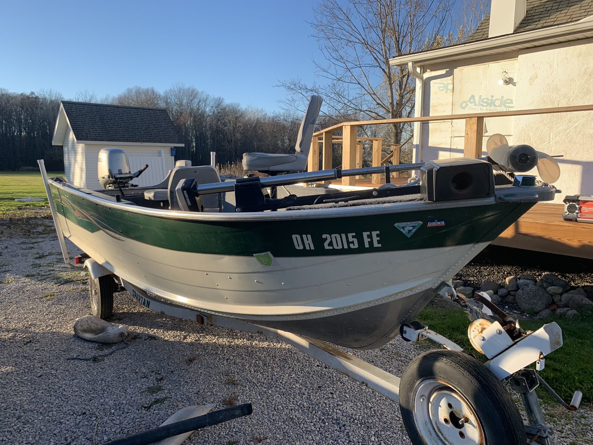 1986 Deep V 17foot Smokercraft W/ 50 Hp Honda Tiller