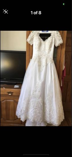 NEW TRADITIONAL WEDDING GOWN