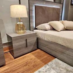 Modern Bedroom Set ,led Lights ,nightstands, Wood Bedframe,