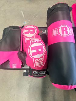 Girls boxing gloves, head gear & boxing bag.