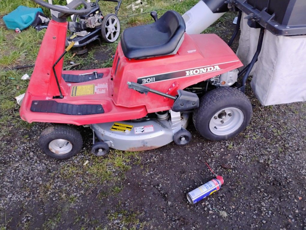Honda 3011 Riding Mower