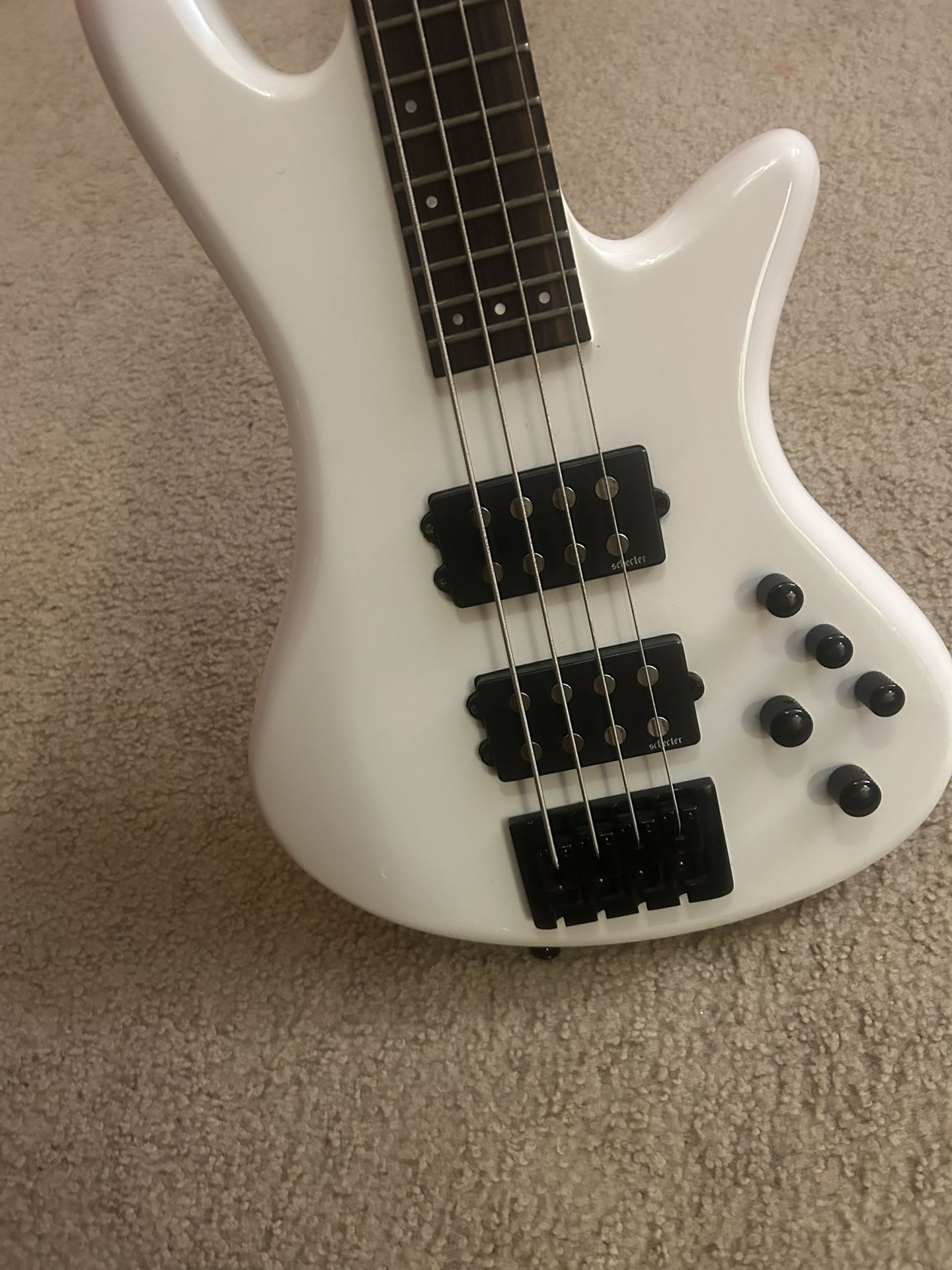 Schecter Bass 4 String