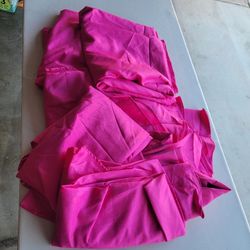 Polyester 120" Round Tablecloth Fuchsia - Seamless Wrinkle-Resistant Table Cover
