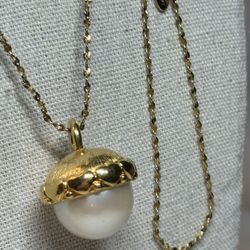 **Pending** Vintage American Showcase Faux Pearl Pendant Necklace and Bracelet Set