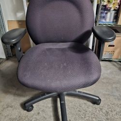 Reduced To $8✨️🎀Office Chair🎀✨️