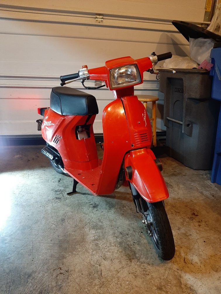 Honda spree honda elite scooter moped 49cc 50cc