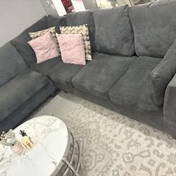 “Gray L-Shaped Sectional Sofa 