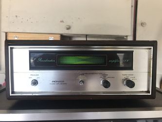 Pioneer SR-202W amplifier.