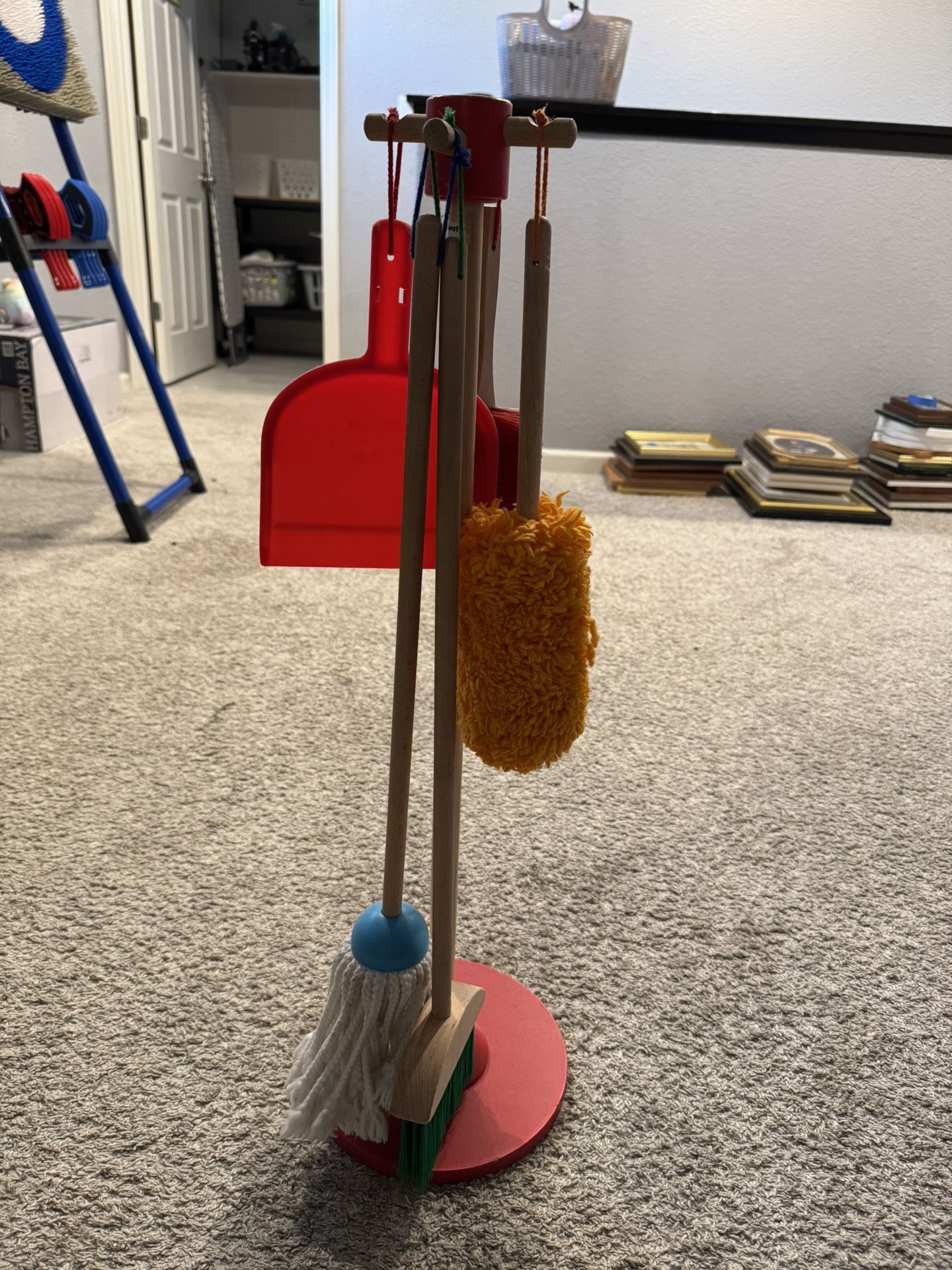 Melissa and Doug Dust! Sweep! Mop! 6 Piece Pretend Play Set