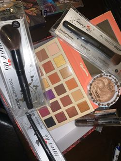 Makeup bundle