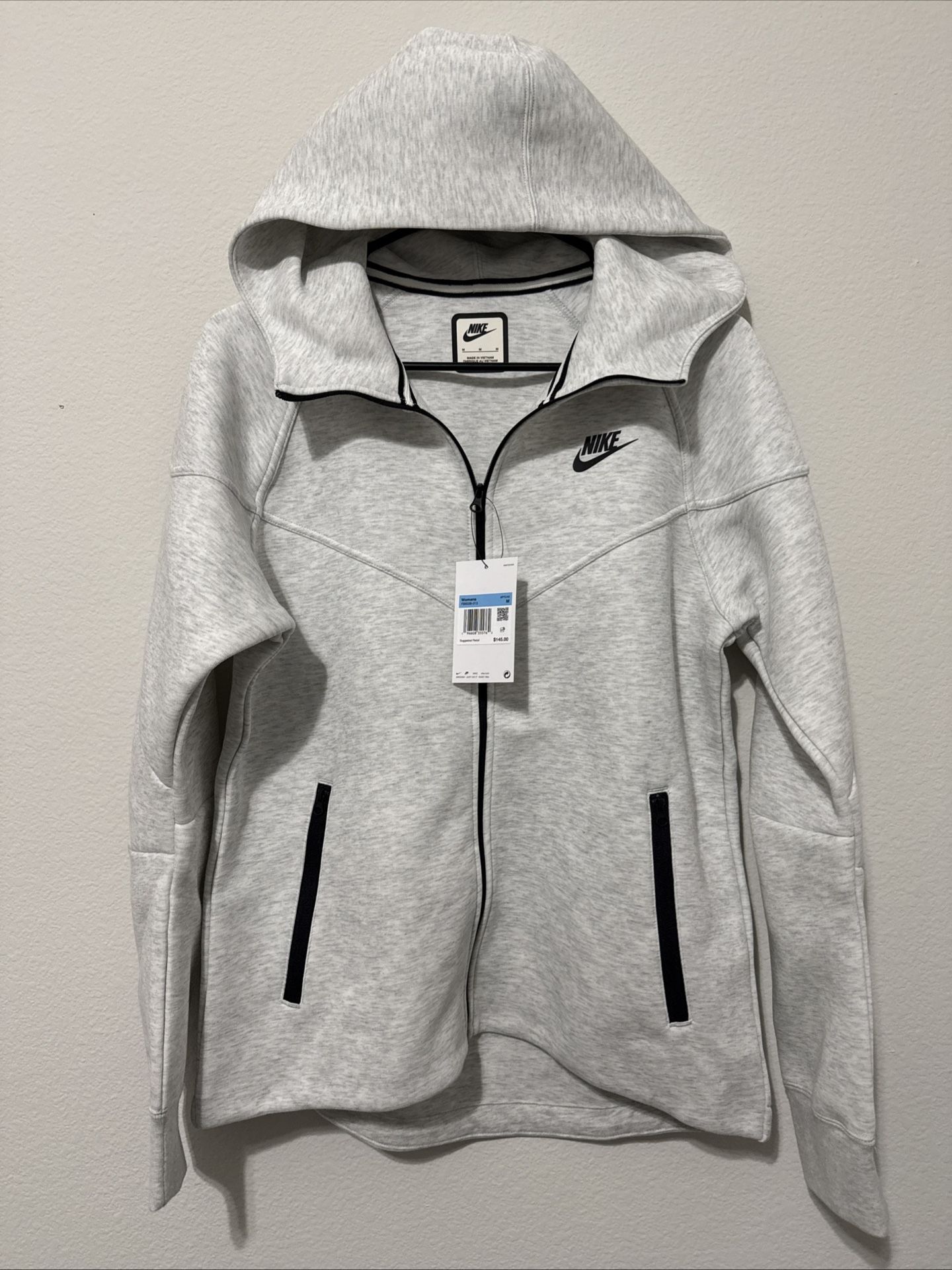 Nike Tech Fleece Windrunner Full-Zip Hoodie Grey/Black Women’s Medium FB8338-013