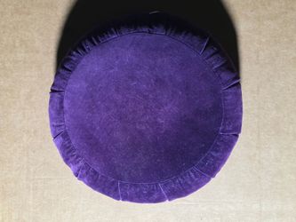 DreamTime Velvet Meditation Cushion (Round, Dark Purple) - Like New