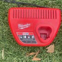 Milwaukee Battery Charges
