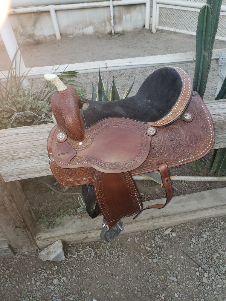 Montura /western saddle