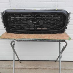 2021-2023 Ford F150 Front Grille And Airshutter 