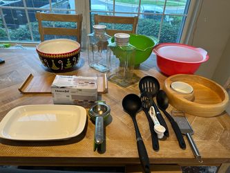 Kitchen Lot – Bowls, Serving Dishes & Utensils