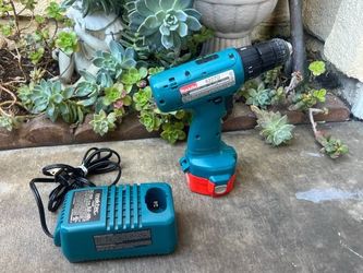 └➤➤➤ Makita 62270 | 12 Volts Cordless Drill Driver w/ Charger