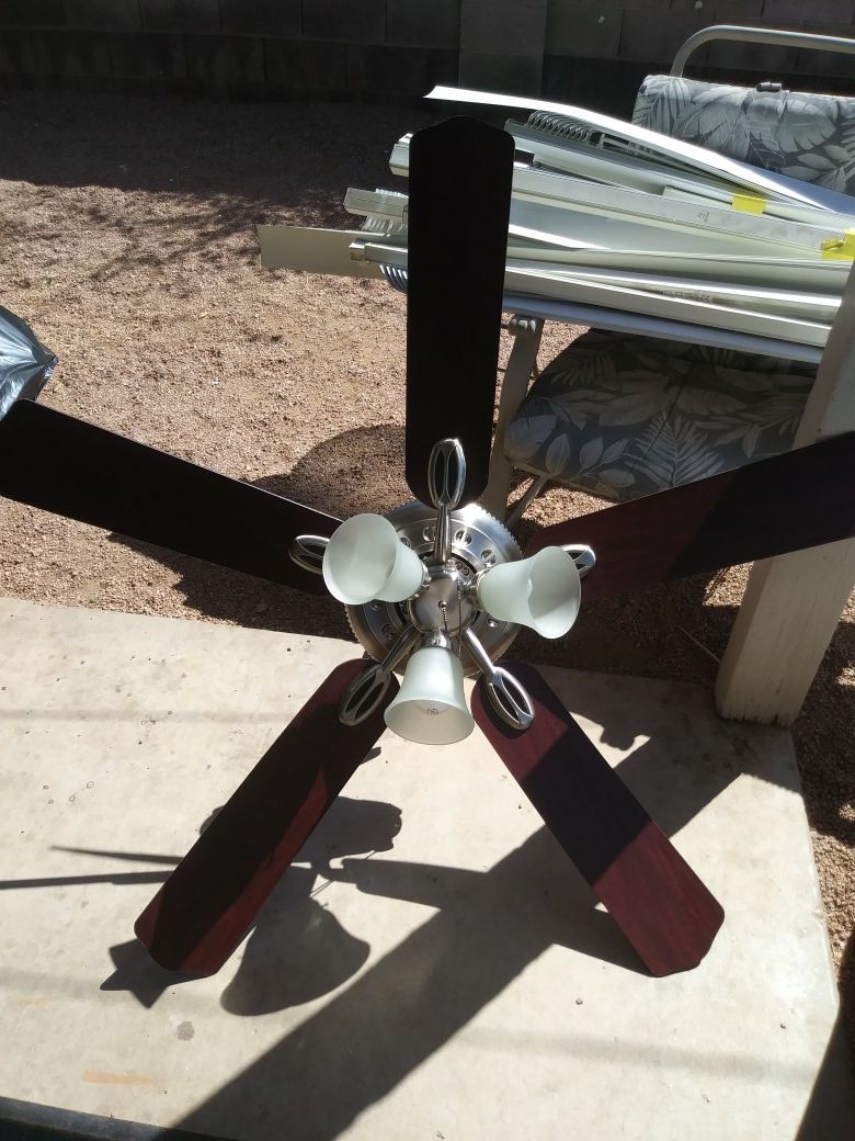 Ceilling fan light