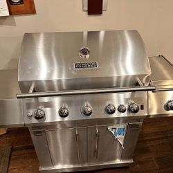 Large BBQ With Side Burner / Grill