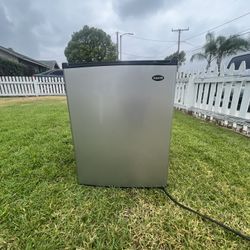 Mini Fridge 