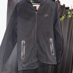 Nike tech