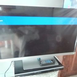 Toshiba  32" LED TV & DVD PLAYER 