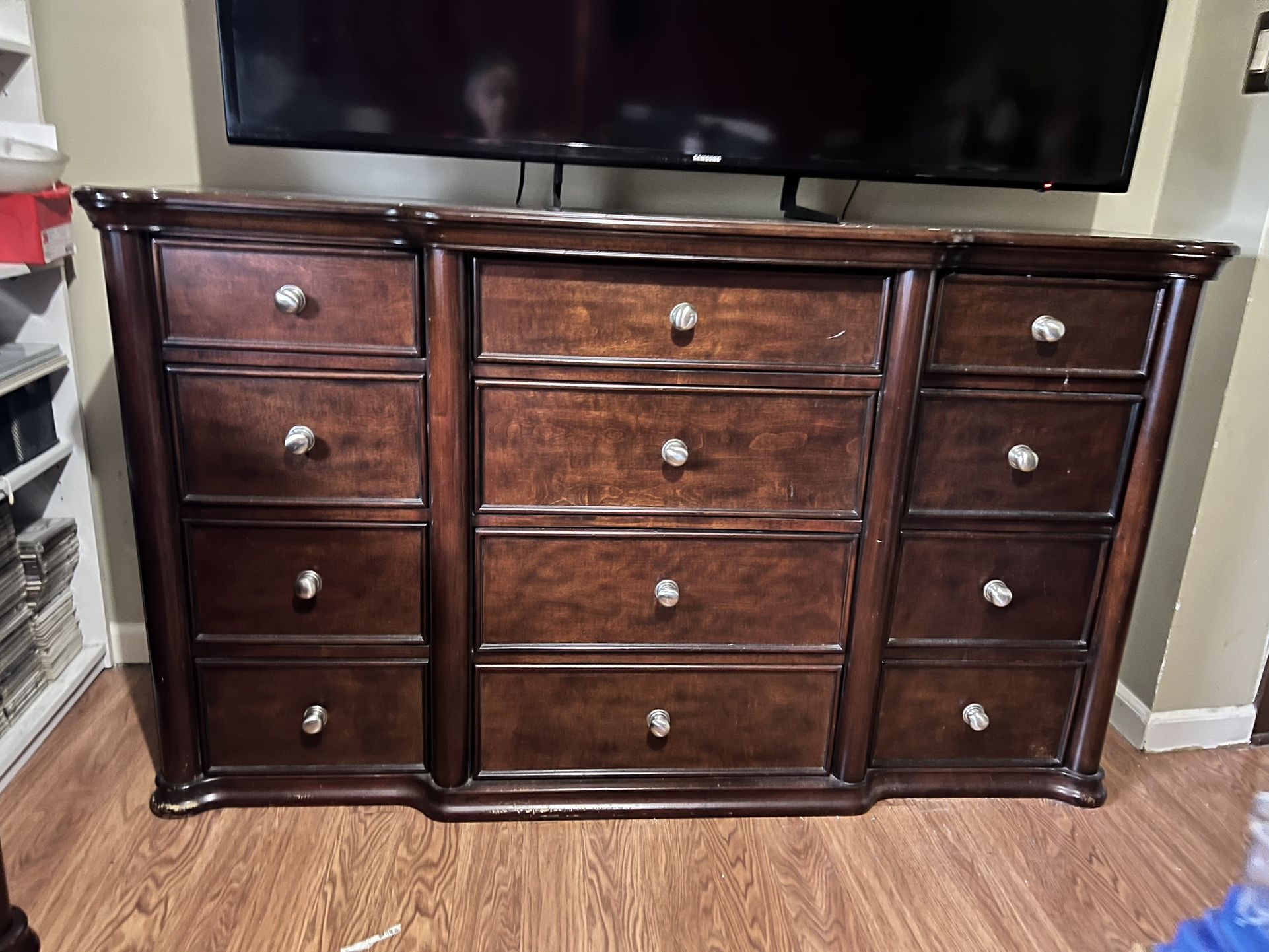 Dresser
