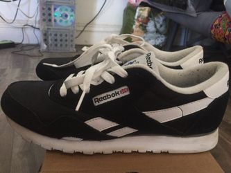 REEBOK CLASSIC size 9W $30