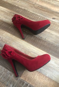 Red heels size 9