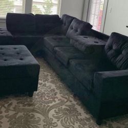 Black Water Resistant Fabric Reversible Sectional With Cup Holder And Storage Ottoman. Brand New. 