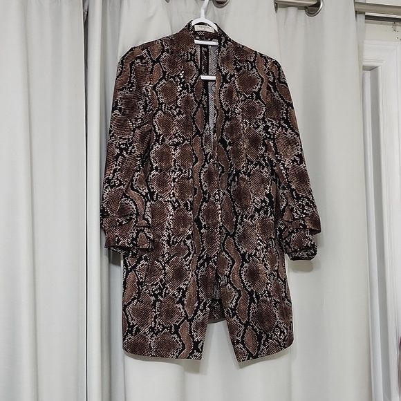 Babaton full sleeve crop top