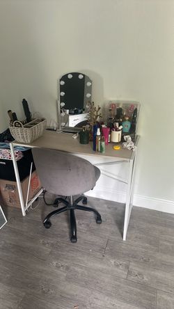 Vanity table and chair 29 3/4”H x 19 3/4”D x 39 1/4”L