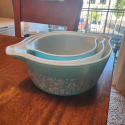 Pyrex Cassrole Set
